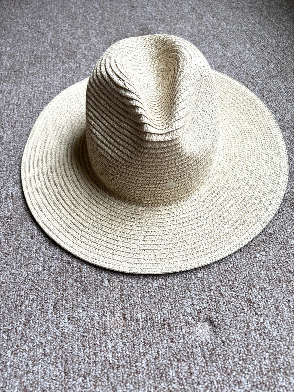 VINCE CAMUTO STRAW HAT